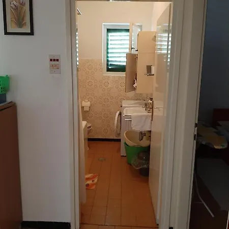 Janja Apartment *